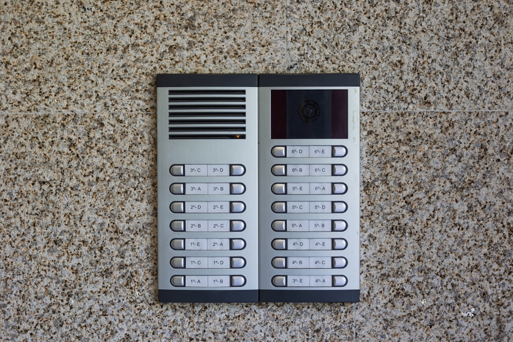 Checklist interfon audio bloc 2026: siguranta si costuri
