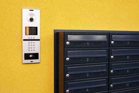 Interfon pentru casă sau vilă: cum alegi sistemul potrivit și controlul accesului