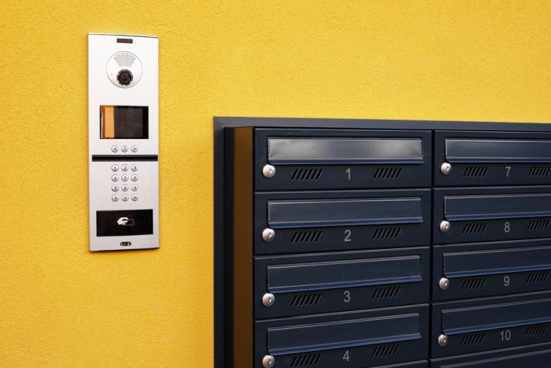 Interfon pentru casă sau vilă: cum alegi sistemul potrivit și controlul accesului