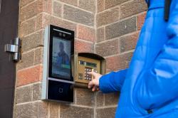 Interfon digital vs analogic: diferente si avantaje 